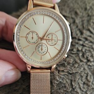 Elegant Gold Women's Watch
